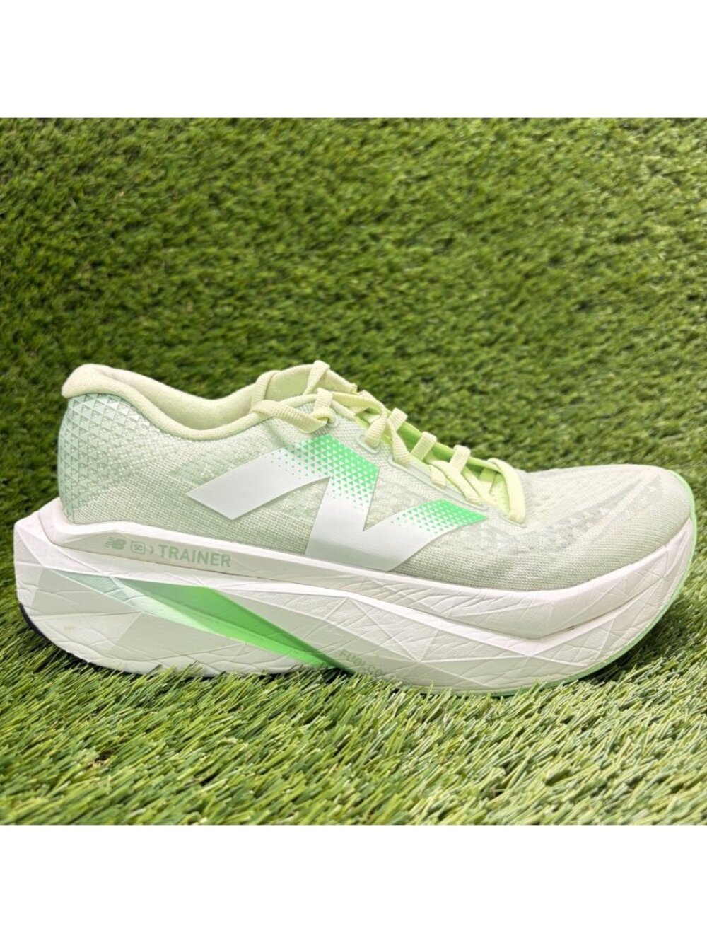 New Balance FuelCell SuperComp Trainer v3 Womens Size 9.5 Green Shoes Sneakers